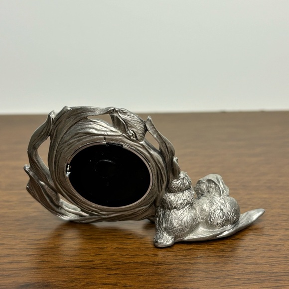 Seagull Pewter Bunny Rabbit Small Table Top Clock - Picture 3 of 5